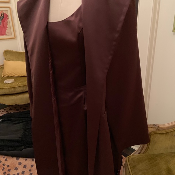 Chocolate evening coat and dress - Picture 8 of 8